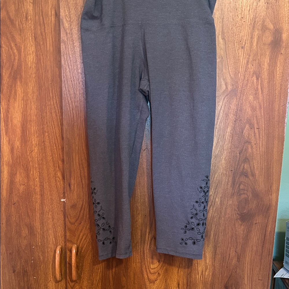 Old Navy Gray Capris with Floral Detail